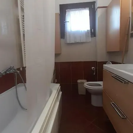 Lucca Guest House ルッカ